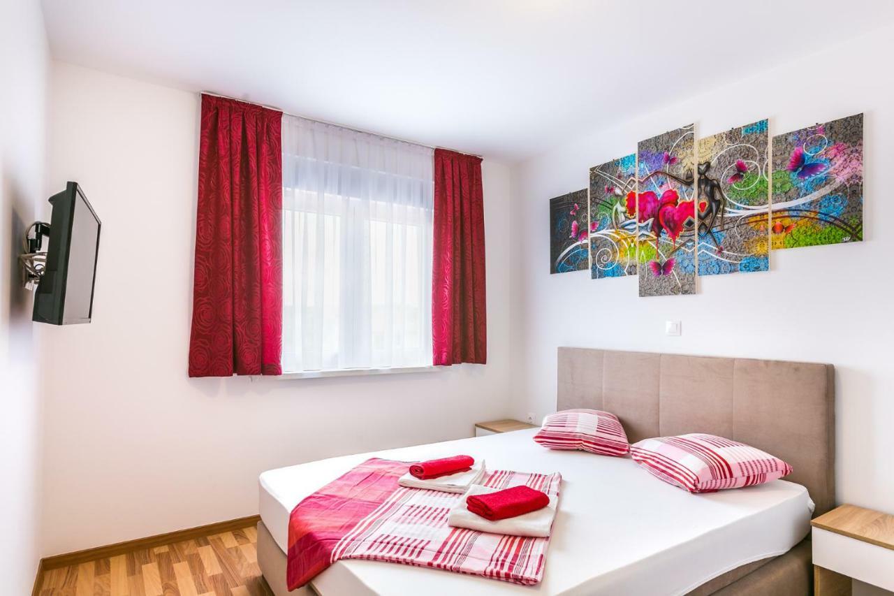 Dragan K3 Hotel Medulin Exterior foto